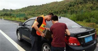 漯河永福道路救援